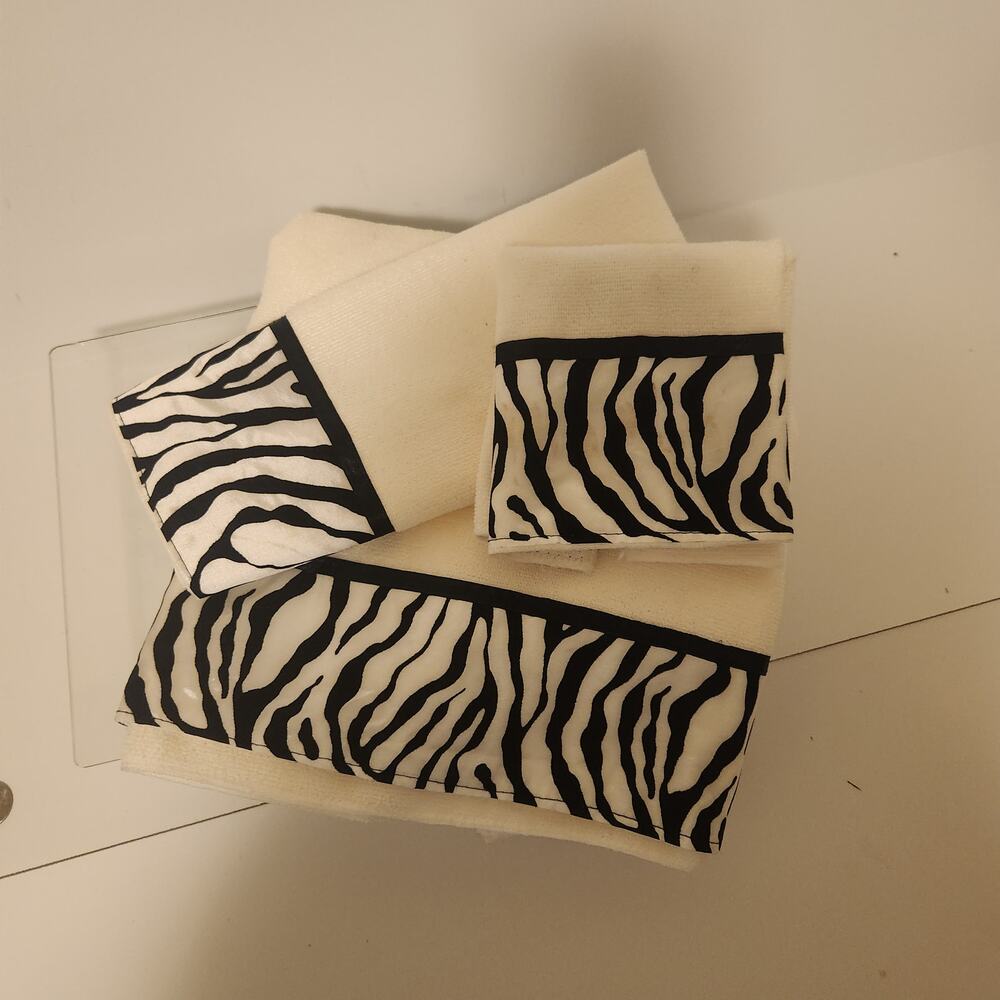 3 Piece Zebra Accented Bathroom Towel set